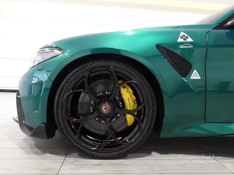 Usata Alfa Romeo Giulia 540 CV (397 kW) 2021 Verde Berlina