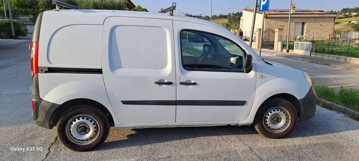 Usata Renault Kangoo Expression 65 CV (47 kW) 2011 Monovolume