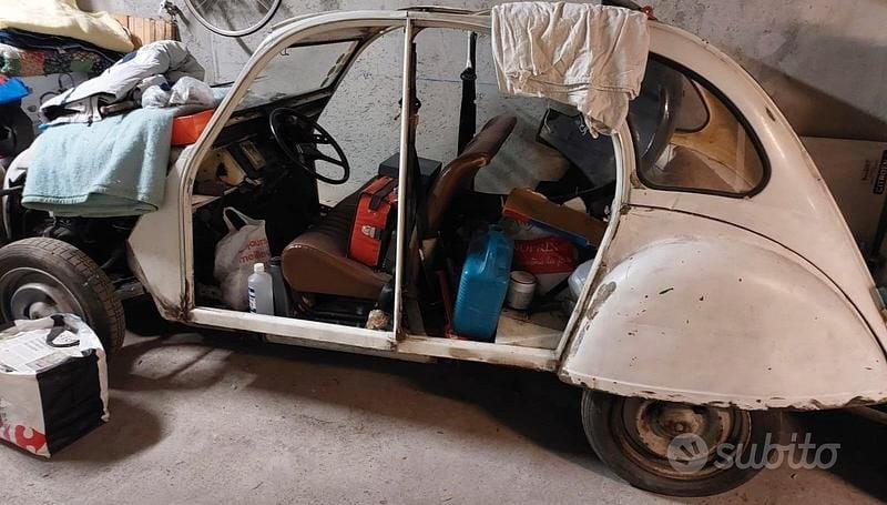 Usata Citroën 2CV 29 CV (21 kW) 1983 Grigio Berlina