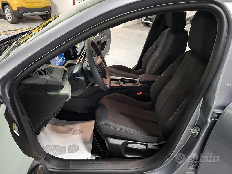 Nuova Lancia Ypsilon 101 CV (74 kW) 2025 Grigio Utilitaria