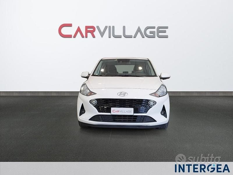 Usata Hyundai i10 67 CV (49 kW) 2022 Bianco Utilitaria