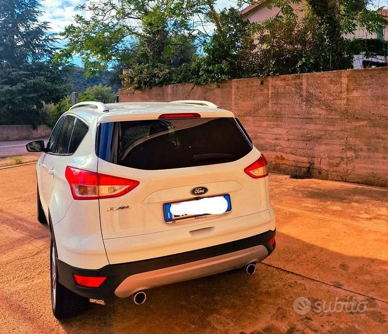 Usata Ford Kuga Titanium 120 CV (88 kW) 2015 Bianco SUV