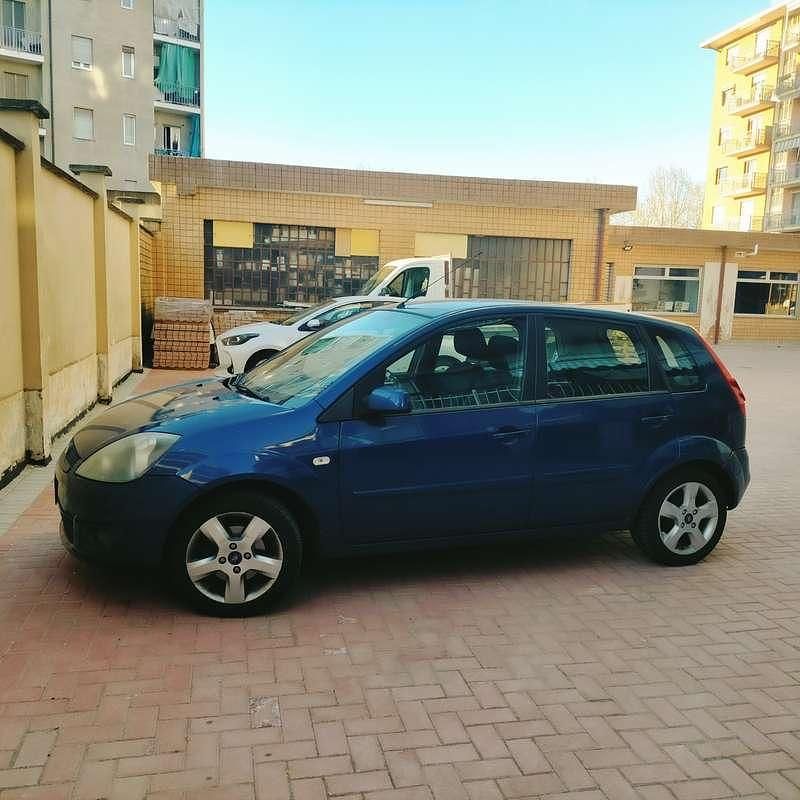 Usata Ford Fiesta Titanium 68 CV (50 kW) 2007 Utilitaria