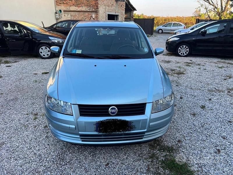 Blu Usata 2004 Fiat Stilo Dynamic Berlina | 2200 € (Buon prezzo) - Immagine 1/4