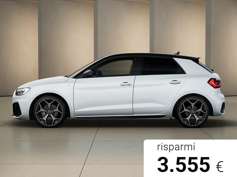 Nuova Audi A1 Sportback Comfort 116 CV (85 kW) 2025 Bianco ghiacciaio metallizzato nero mito Utilitaria