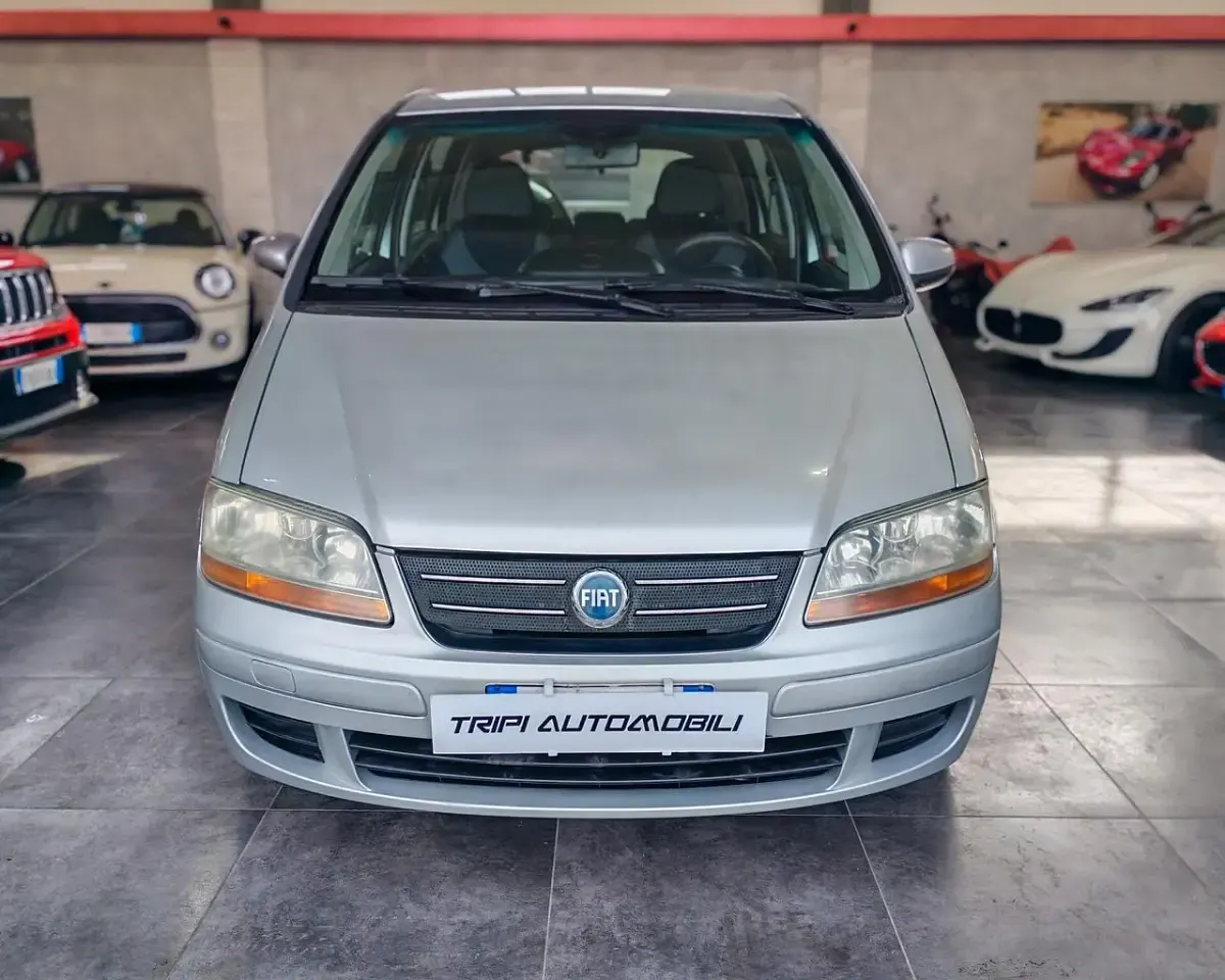 Usata Fiat Idea S 95 CV (69 kW) 2011 Grigio Monovolume