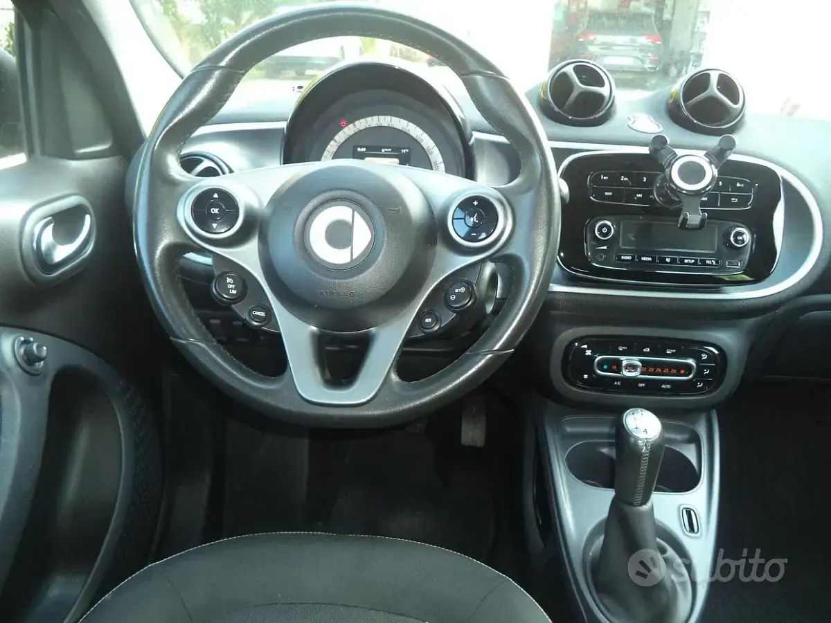 Usata Smart ForFour Passion 71 CV (52 kW) 2016 Nero Utilitaria