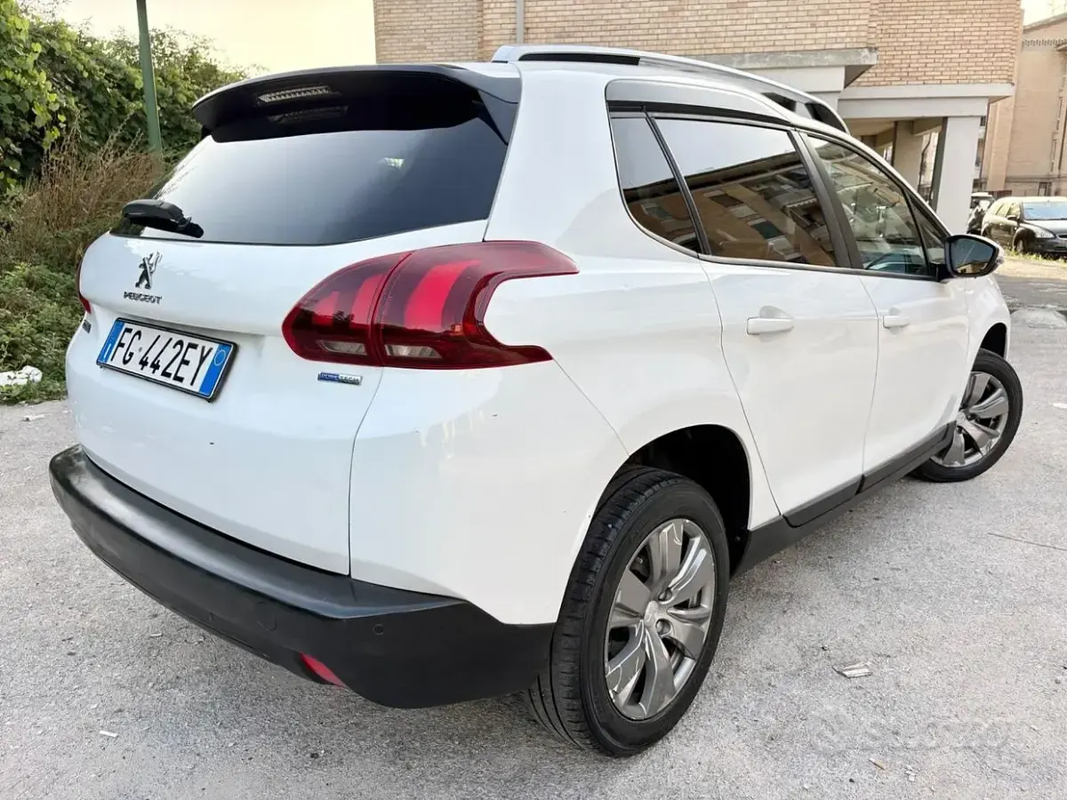 Usata Peugeot 2008 82 CV (60 kW) 2016 Bianco SUV