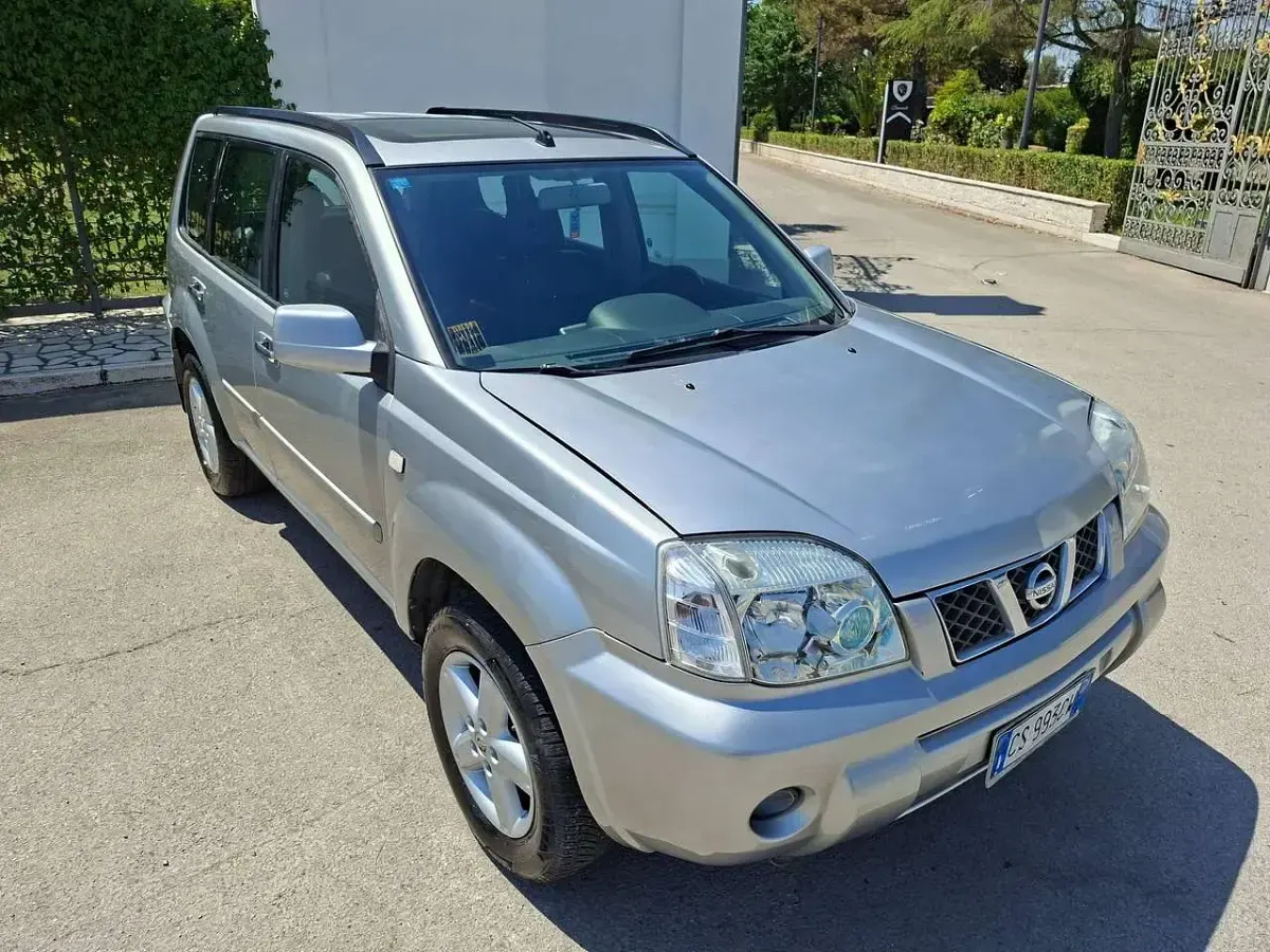 Usata Nissan X-Trail 136 CV (100 kW) 2005 Grigio SUV