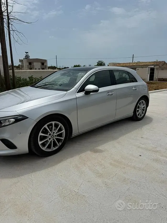 Usata Mercedes 180 116 CV (85 kW) 2021 Grigio Berlina