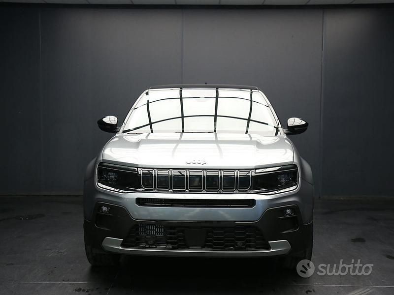 Nuova Jeep Avenger Summit 101 CV (74 kW) 2025 Grigio SUV