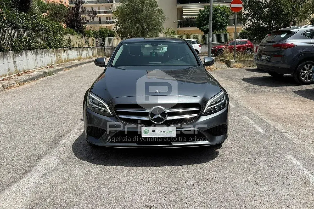 Usata Mercedes C180 Business 122 CV (89 kW) 2019 Grigio Berlina