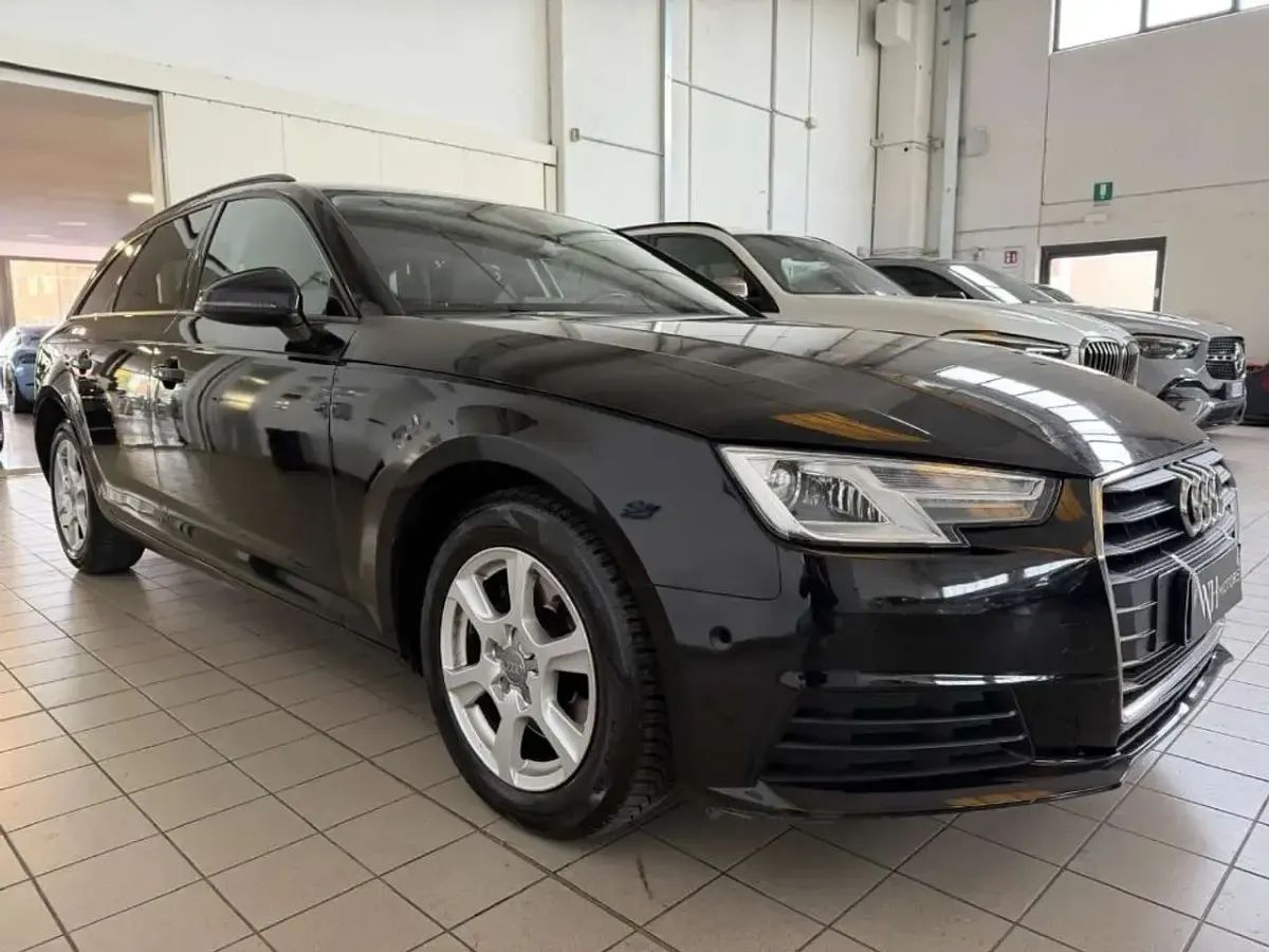 Usata Audi A4 150 CV (110 kW) 2017 Nero Station wagon