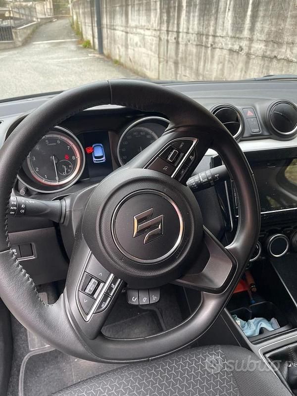 Usata Suzuki Swift 83 CV (61 kW) 2020 Grigio Berlina