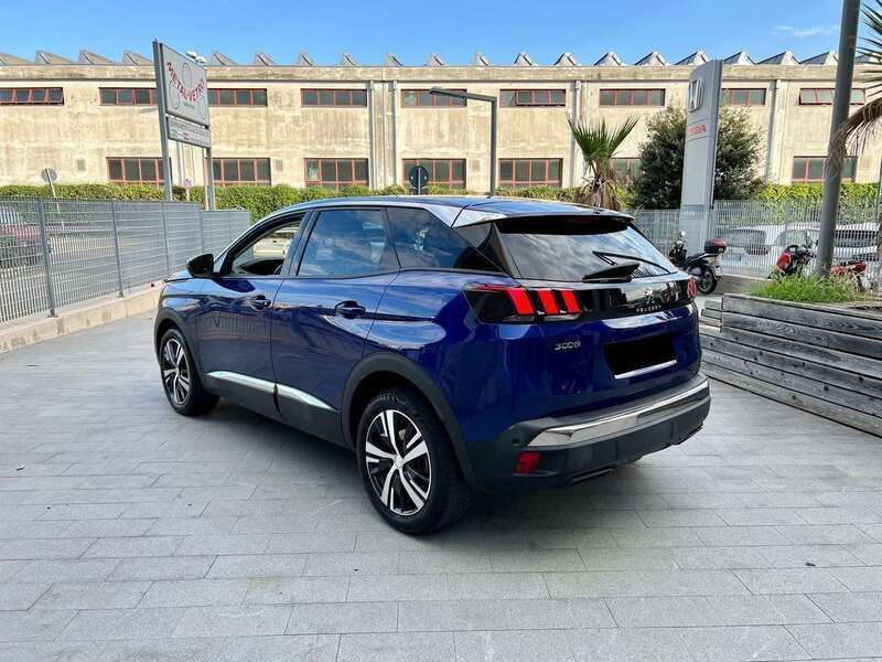Usata Peugeot 3008 Allure 131 CV (96 kW) 2020 Blu/azzurro SUV