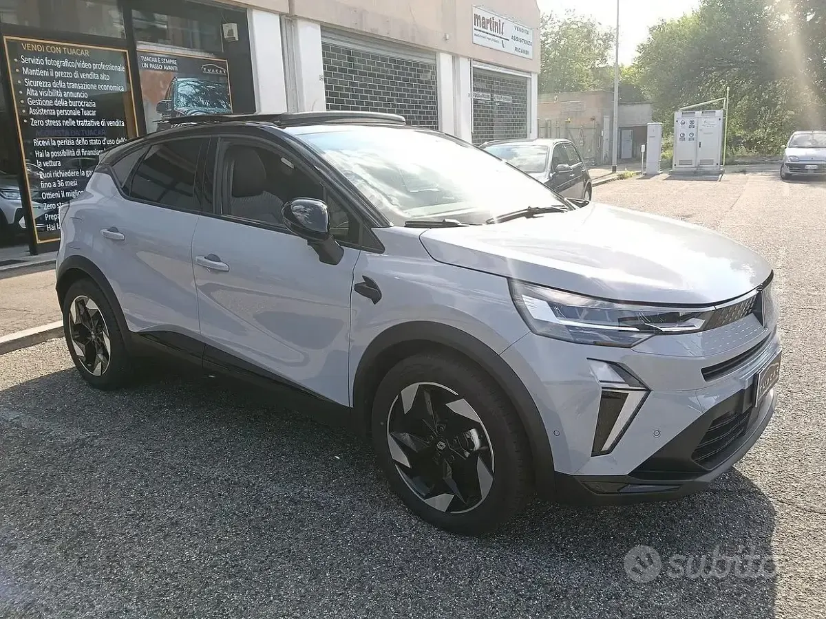 Usata Renault Captur Techno 101 CV (74 kW) 2025 Grigio SUV