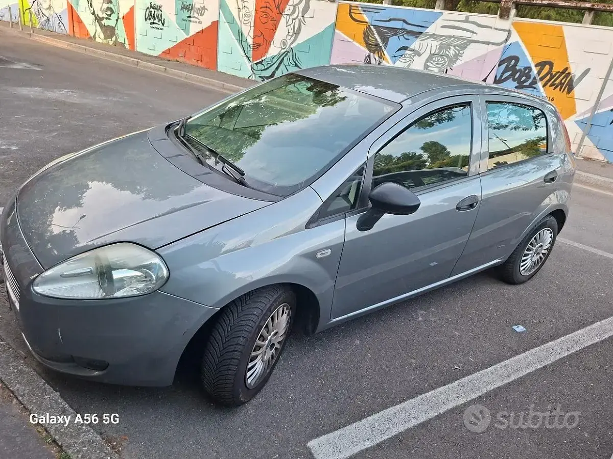 Usata Fiat Grande Punto 77 CV (56 kW) 2007 Grigio Utilitaria