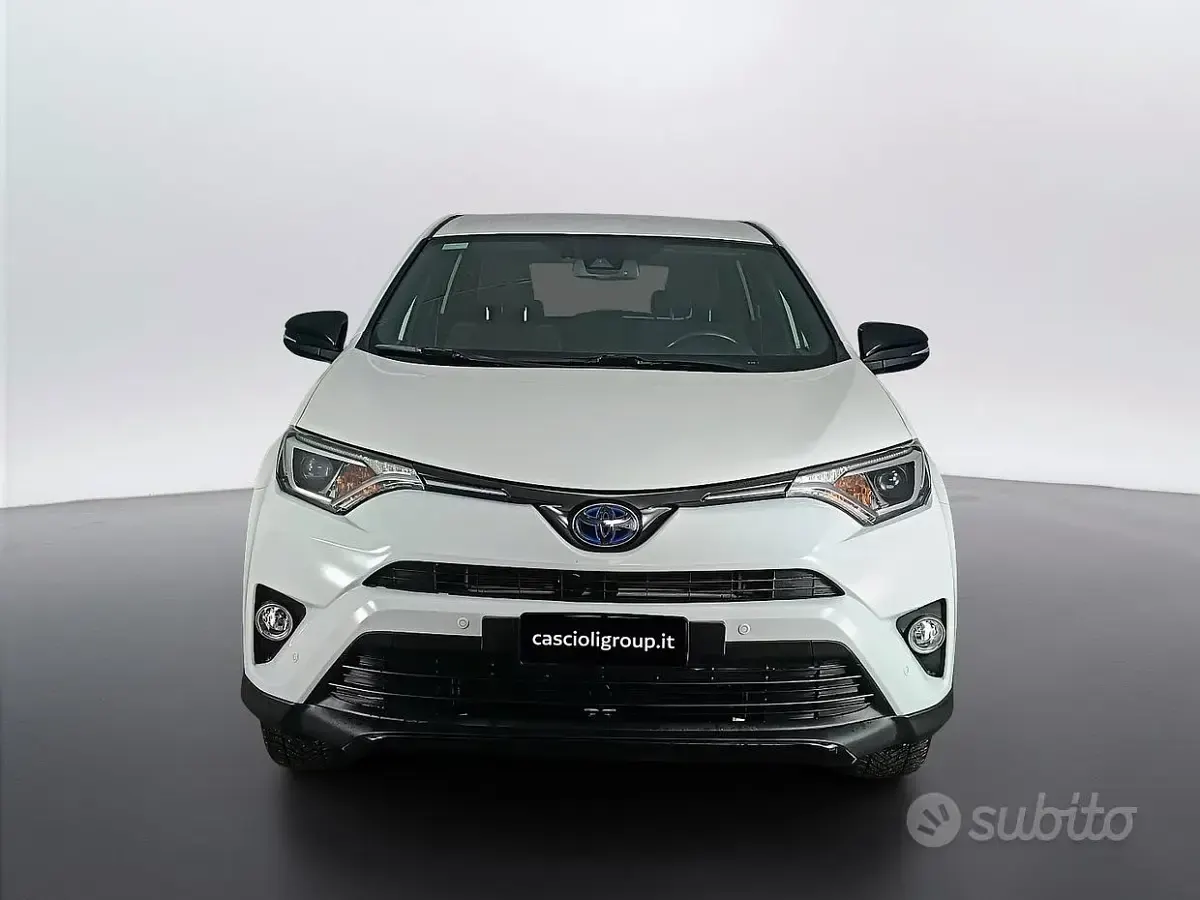 Begagnad Toyota RAV4 Hybrid Lounge 155 HK (114 kW) 2018 Vit SUV
