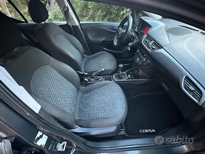 Usata Opel Corsa 90 CV (66 kW) 2015 Grigio Berlina