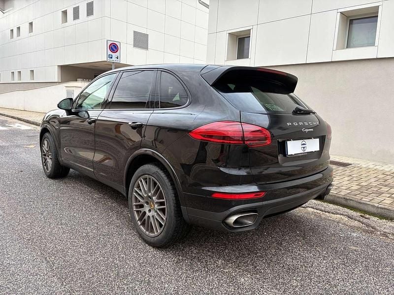 Usata Porsche Cayenne 245 CV (180 kW) 2016 Nero SUV