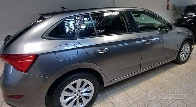 Usata Skoda Scala Ambition 95 CV (69 kW) 2023 Grigio Utilitaria