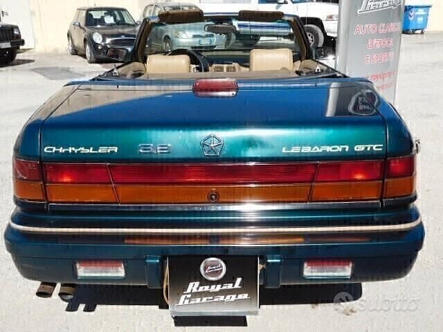 Usata Chrysler Le Baron 140 CV (102 kW) 1993 Verde Cabrio