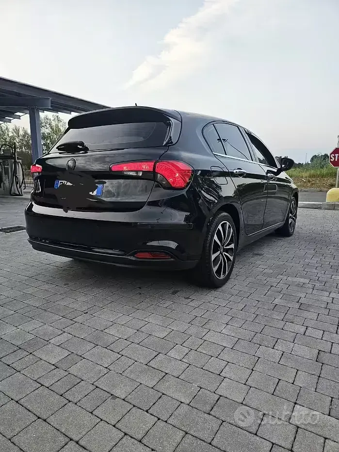 Usata Fiat Tipo 75 CV (55 kW) 2017 Nero Berlina