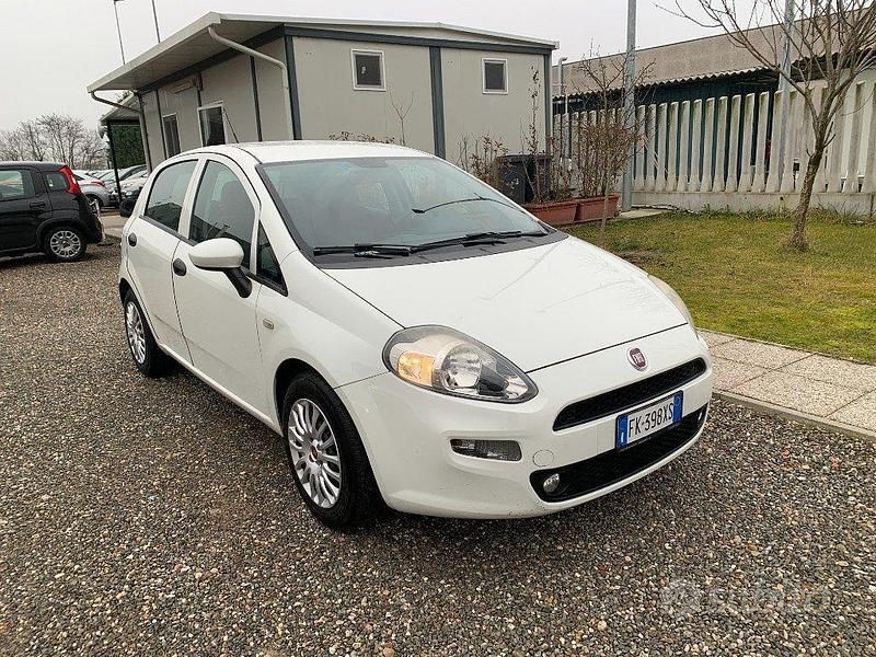 Usata Fiat Punto Street 95 CV (69 kW) 2017 Bianco Berlina