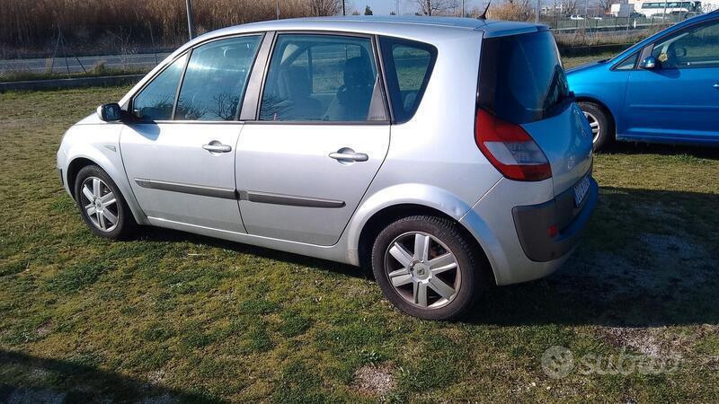 Usato 2005 Renault Scénic II 1.5 Diesel (1.600 €)