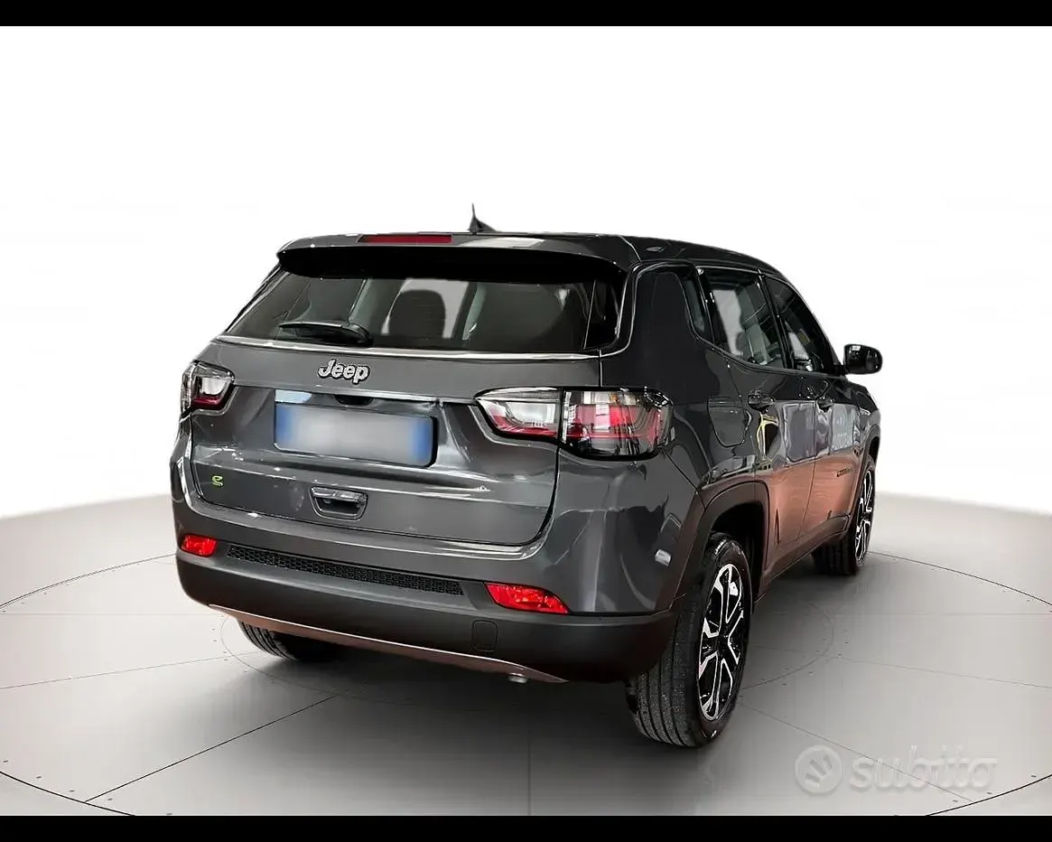 Usata Jeep Compass Altitude 131 CV (96 kW) 2024 Graphite grey SUV
