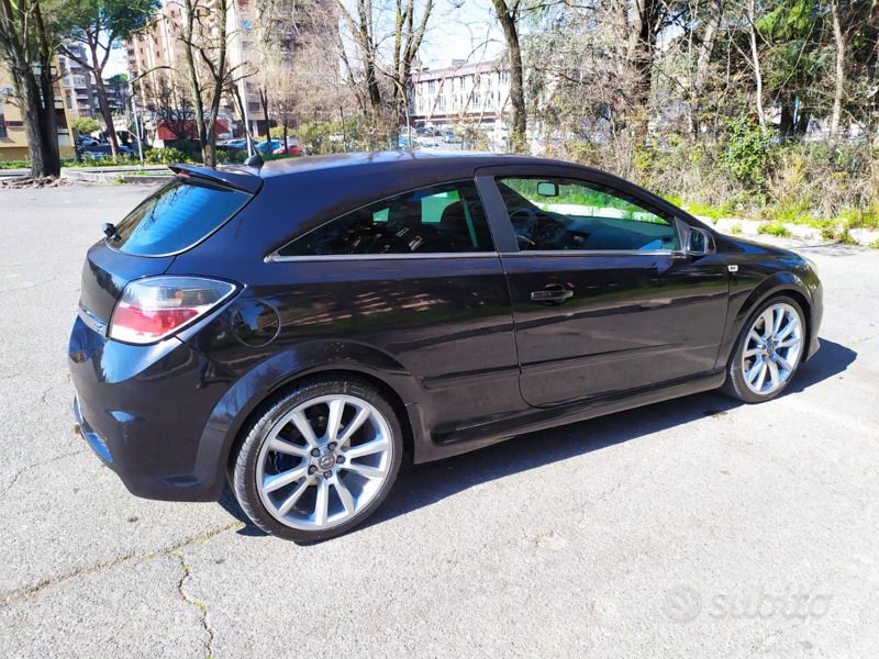 Usata Opel Astra OPC 240 CV (176 kW) 2007 Nero Coupé