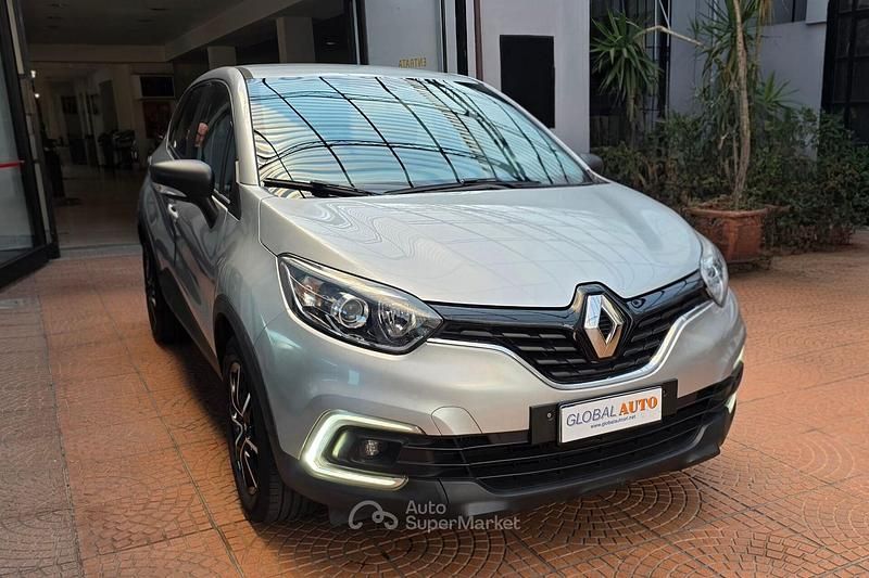 Usata Renault Captur Life 90 CV (66 kW) 2019 Argento SUV