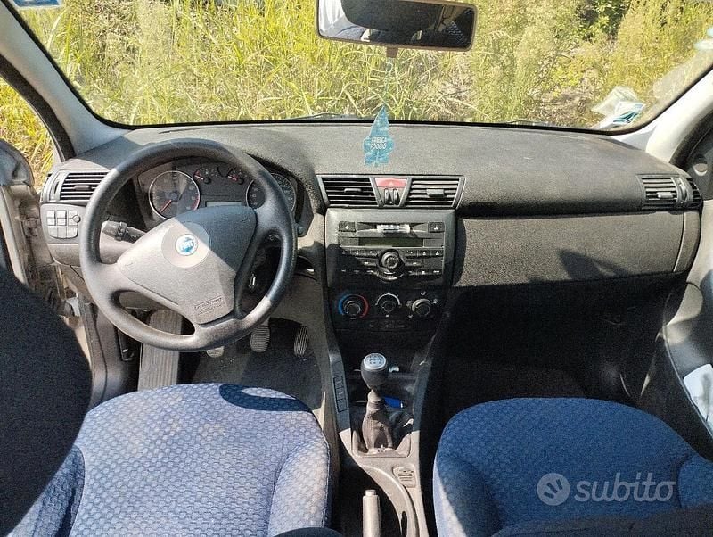 Usata Fiat Stilo 103 CV (75 kW) 2003 Grigio Berlina