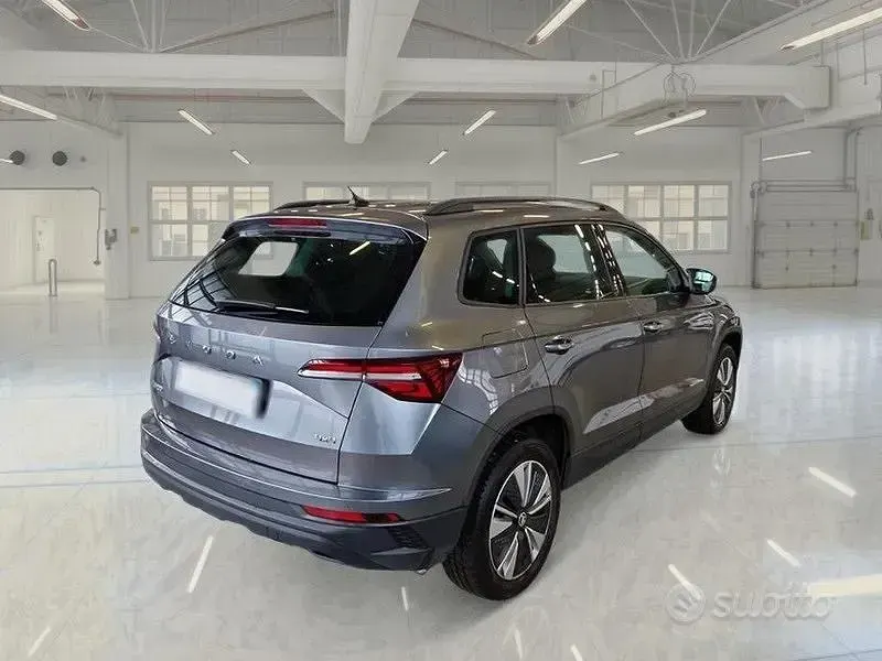 Usata Skoda Karoq Executive 149 CV (109 kW) 2022 Grigio SUV