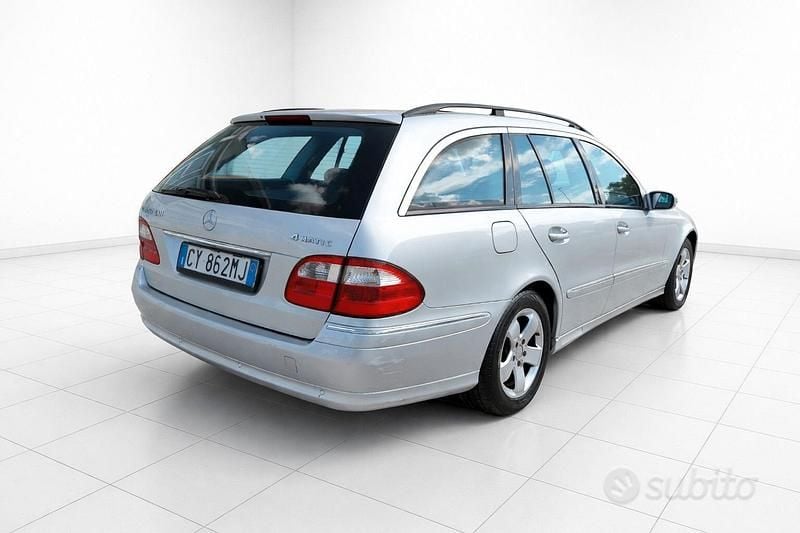 Usata Mercedes E320 Avantgarde 224 CV (164 kW) 2006 Grigio Station wagon