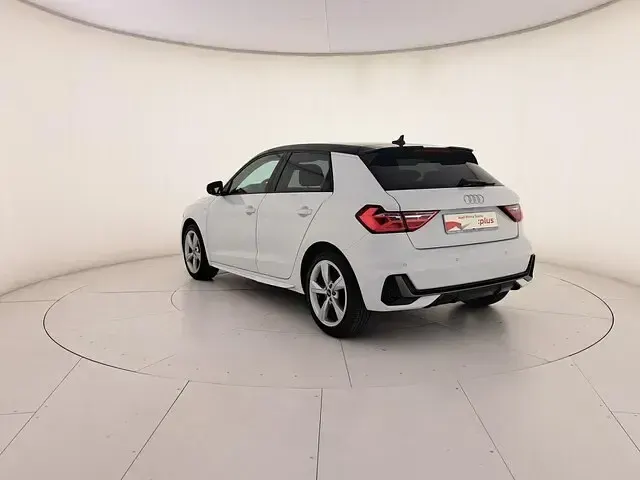 Usata Audi A1 Sportback S-Line 95 CV (69 kW) 2025 Bianco ghiacciaio metallizzato Utilitaria