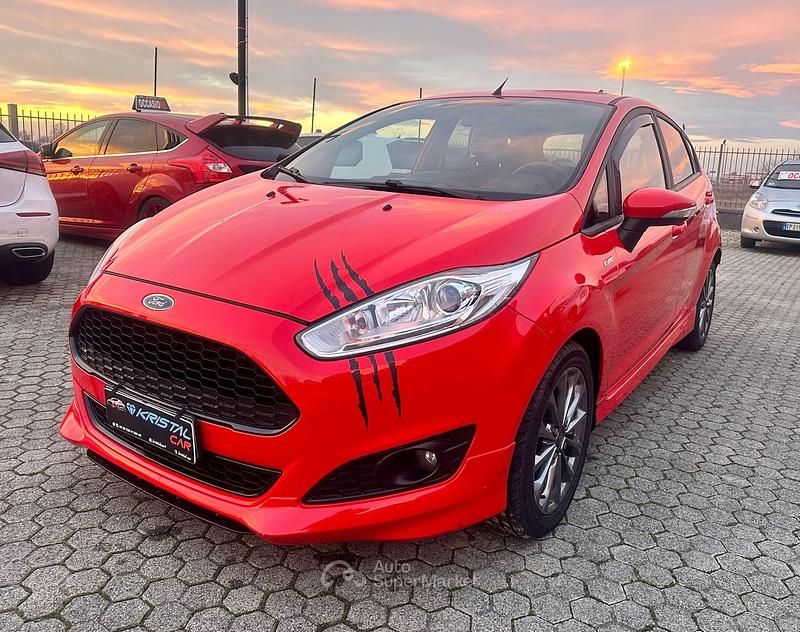 Usata Ford Fiesta ST-Line 75 CV (55 kW) 2017 Rosso Berlina
