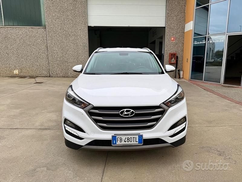 Bianco Usata 2015 Hyundai Tucson Xpossible SUV | 13.900 € (Cara) - Immagine 1/4