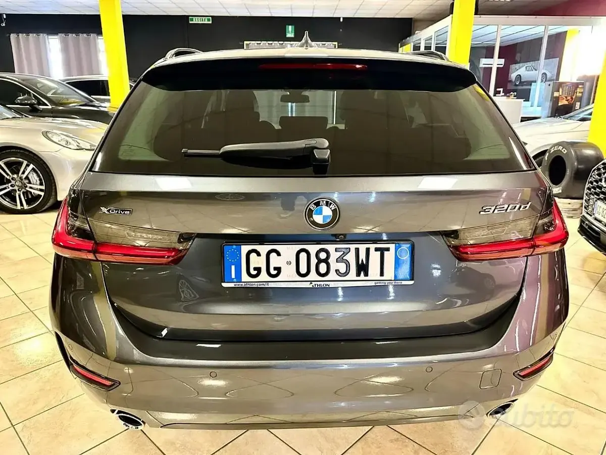 Usata BMW 320e Sport Line 190 CV (139 kW) 2021 Grigio Station wagon