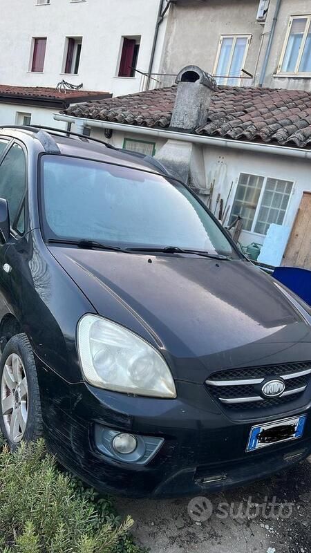 Usata Kia Carens 140 CV (102 kW) 2009 Nero Monovolume