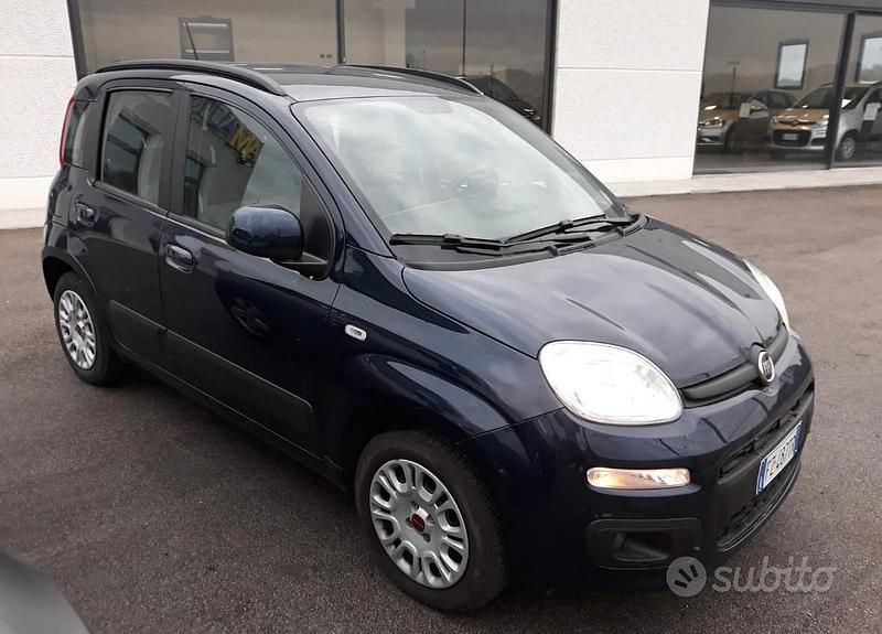 Usata Fiat Panda Lounge 69 CV (50 kW) 2020 Blu Utilitaria
