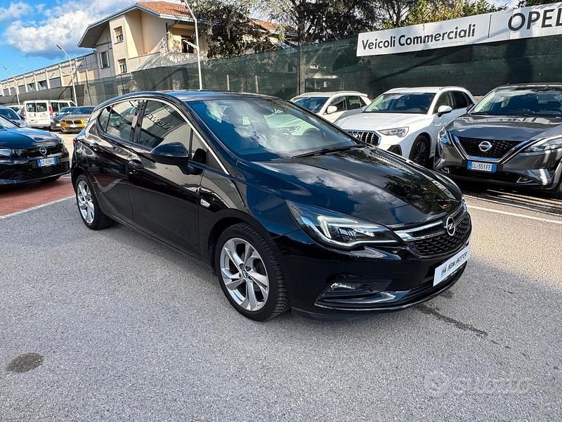 Usata Opel Astra Innovation 110 CV (80 kW) 2017 Nero Berlina