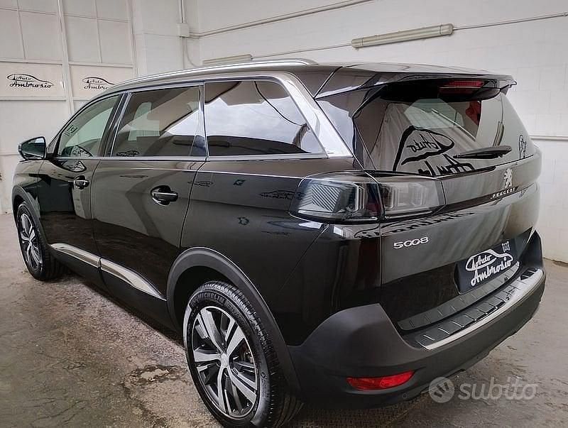 Usata Peugeot 5008 Allure 131 CV (96 kW) 2024 Nero SUV