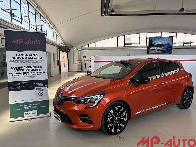 Usata Renault Clio V 145 CV (106 kW) 2023 Arancione Berlina