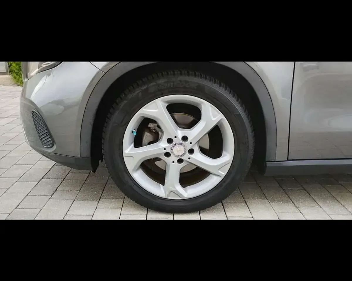 Gebraucht Mercedes GLA220 177 PS (130 kW) 2017 Grau SUV