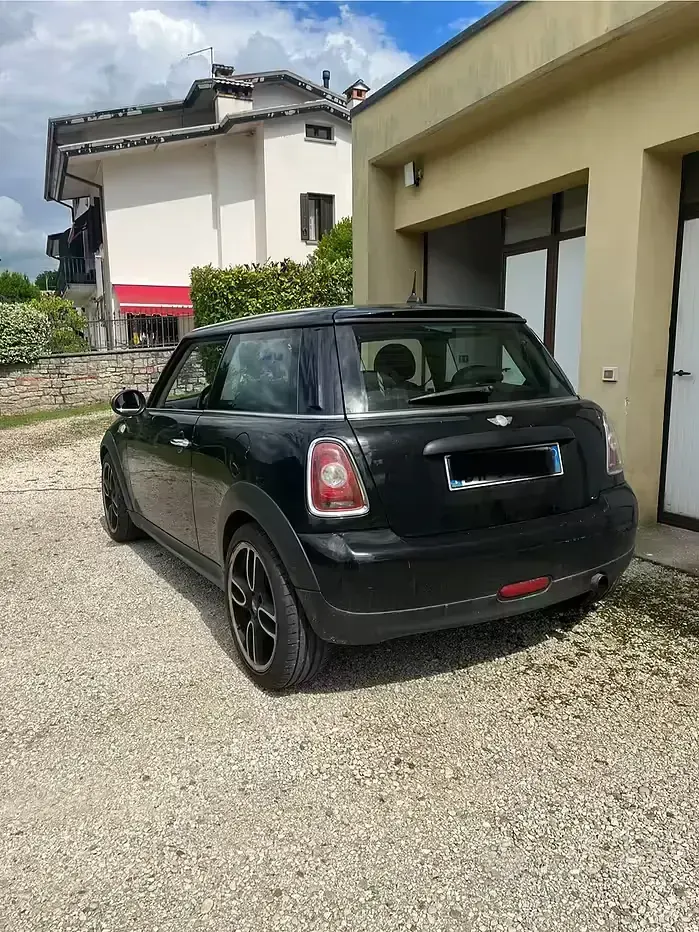 Usata Mini ONE 95 CV (69 kW) 2009 Nero Utilitaria