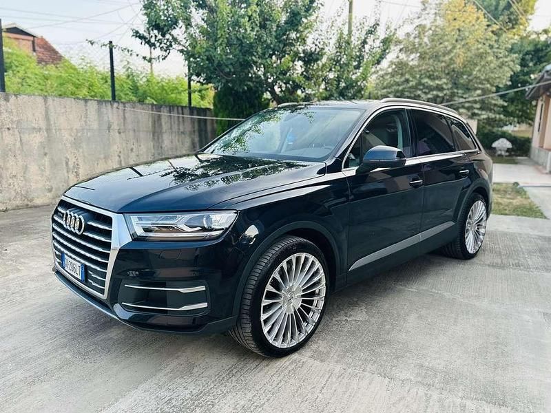 Usata 2017 Audi Q7 Business Plus SUV | 30.000 € (Cara) - Immagine 1/4