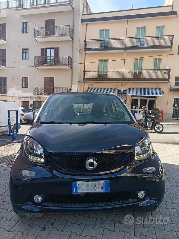 Nero Usata 2016 Smart ForTwo Coupé Coupé | 10.000 € - Immagine 1/4