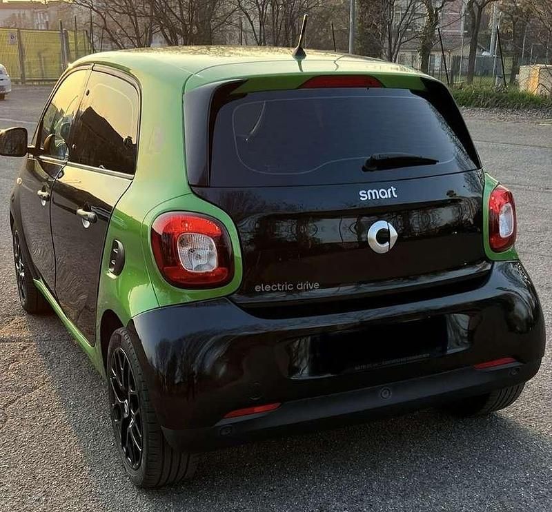 Usata Smart ForFour Electric Drive Passion 41 kW (56 CV) 2018 Nero Utilitaria
