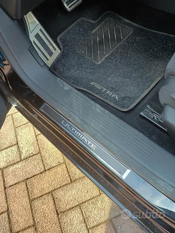 Begagnad Opel Astra Ultimate 150 HK (110 kW) 2023 Svart Sedan